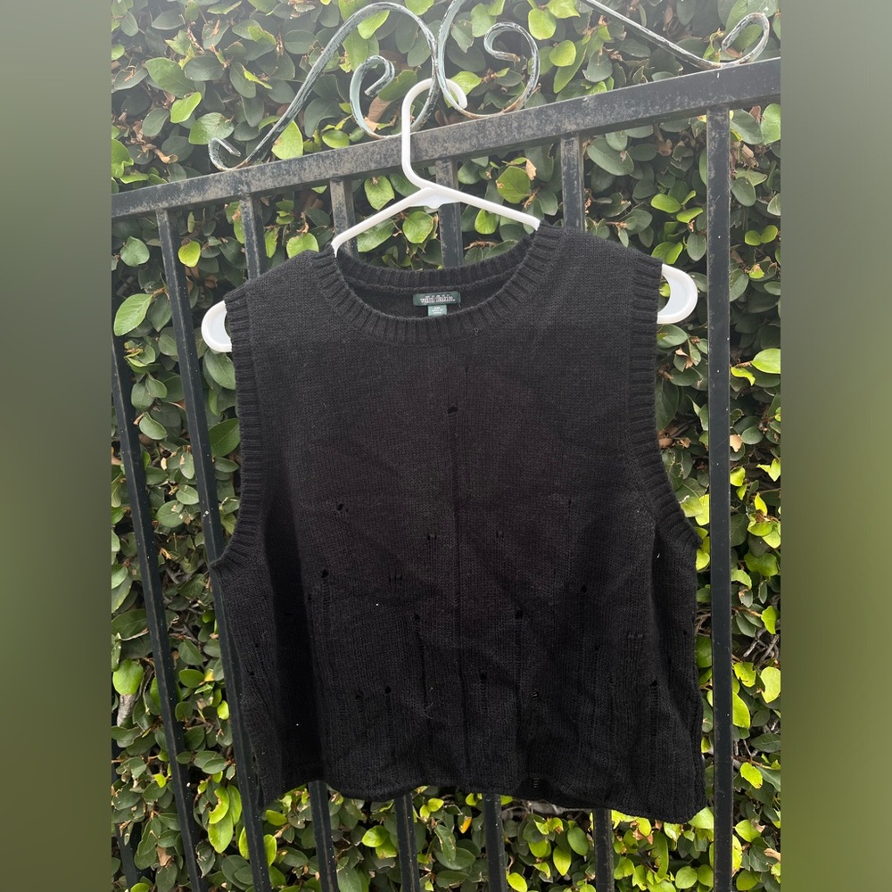 ⭐️ Wild Fable Distressed Sweater Vest ⭐️